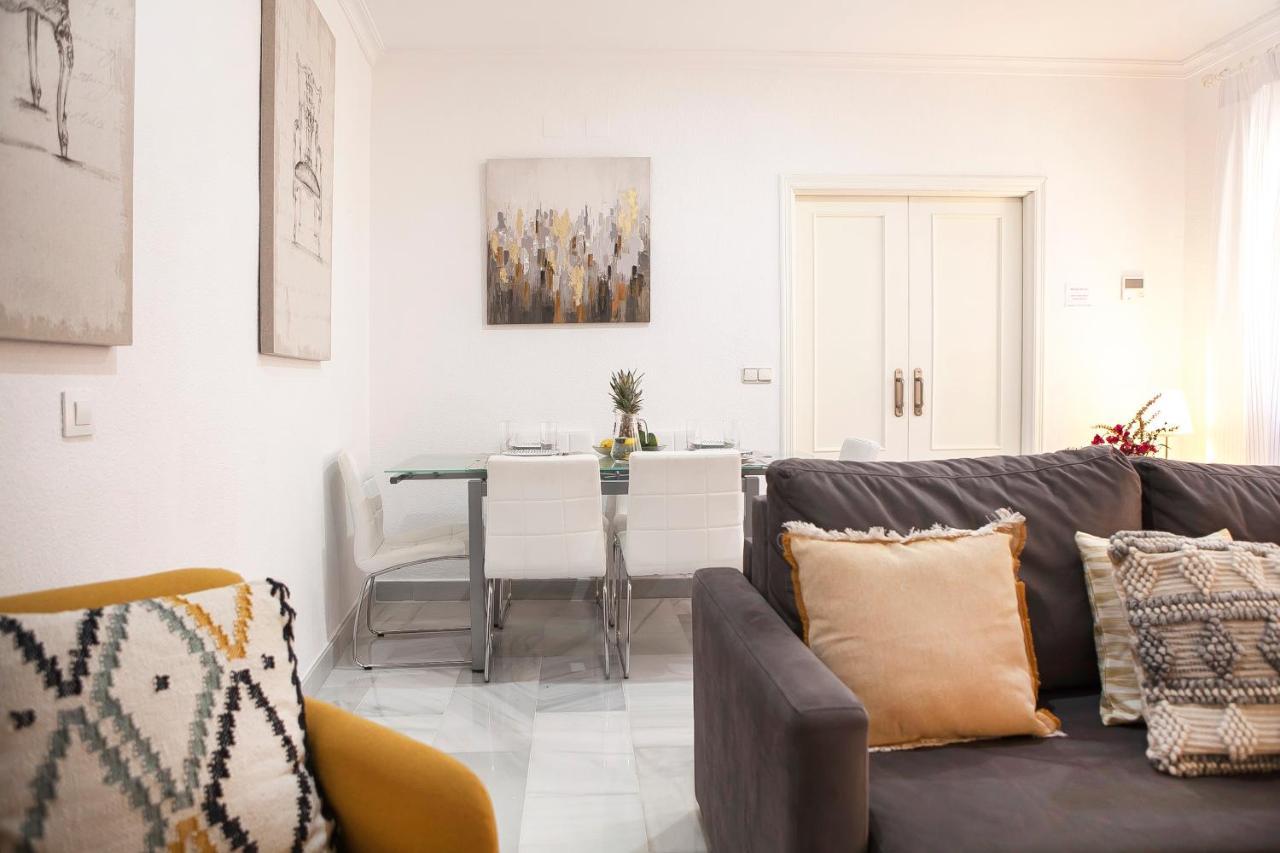 Apartamentos Rg Arenal II Севиля Екстериор снимка