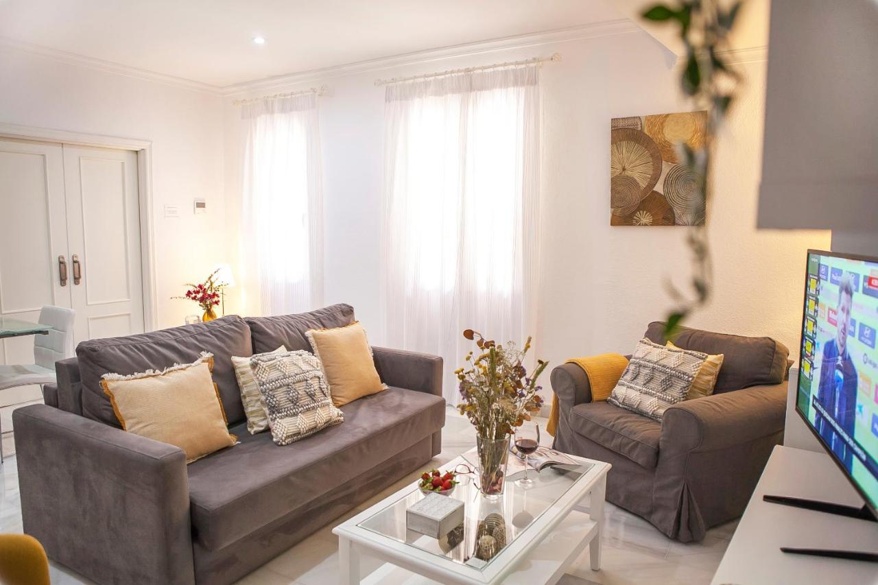 Apartamentos Rg Arenal II Севиля Екстериор снимка